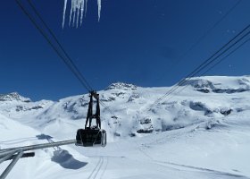 P1050723  Luftseilbahn in Cervinia